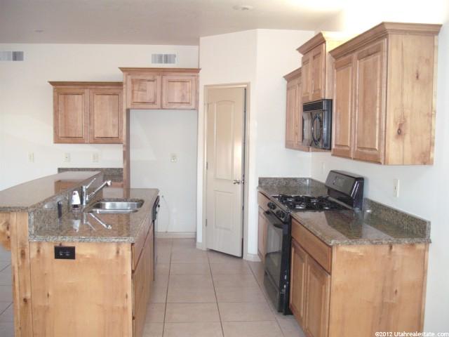 284 N Windsor Dr, Washington, UT 84780 — photo 2