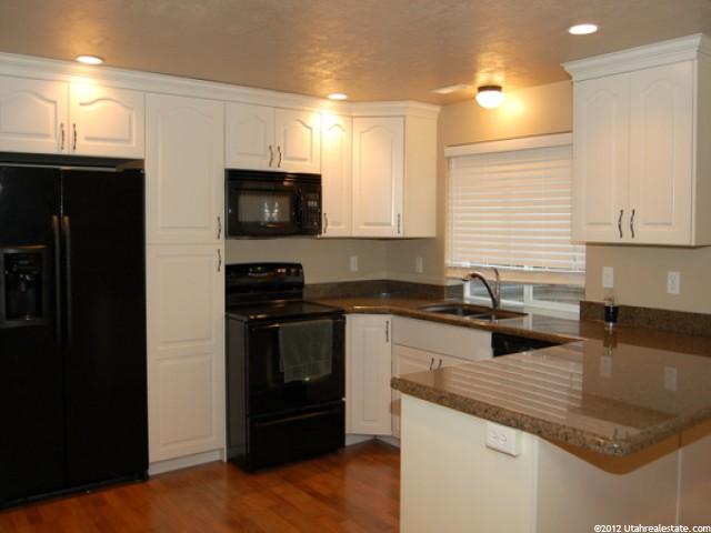 1082 W 4000 N, Pleasant View, UT 84414 — photo 3