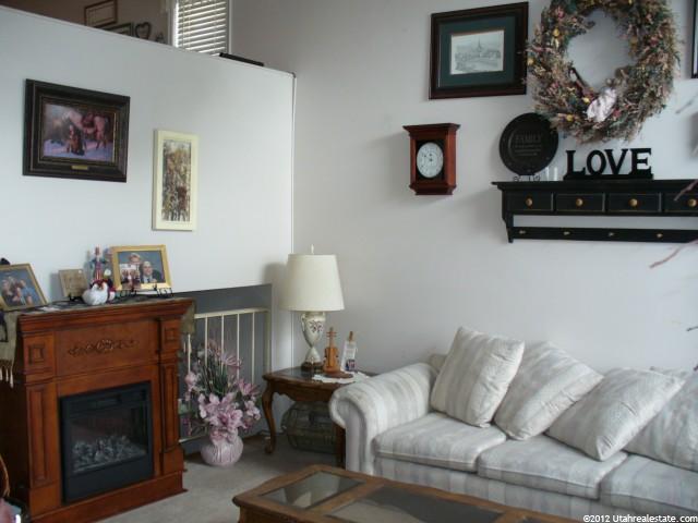 1061 E Cherry Ln, Layton, UT 84040 — photo 2
