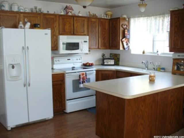 1061 E Cherry Ln, Layton, UT 84040 — photo 4