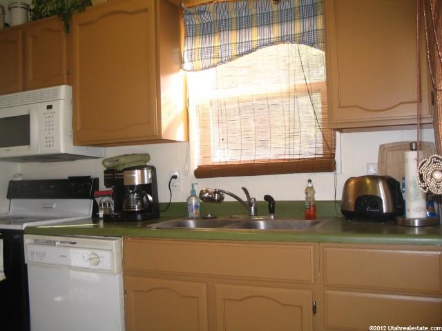 81 Colonial Ave, Layton, UT 84041 — photo 2