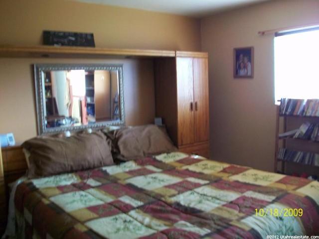 699 W 1300 N, Clinton, UT 84015 — photo 2