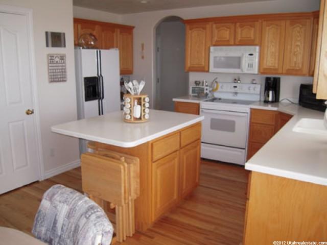 439 Simoron Dr, Ogden, UT 84404 — photo 2