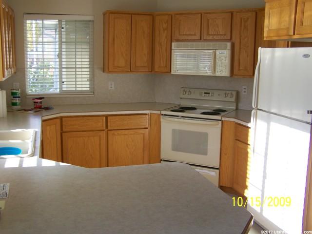 1036 E Daybreak Dr S, South Ogden, UT 84403 — photo 2