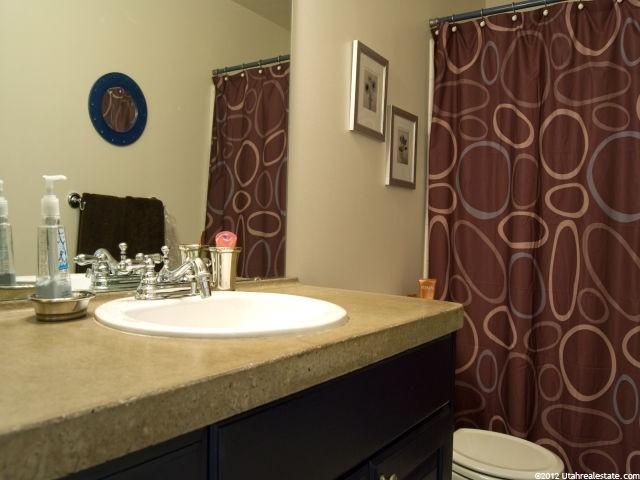 732 E Baker Dr, Midvale, UT 84047 — photo 11