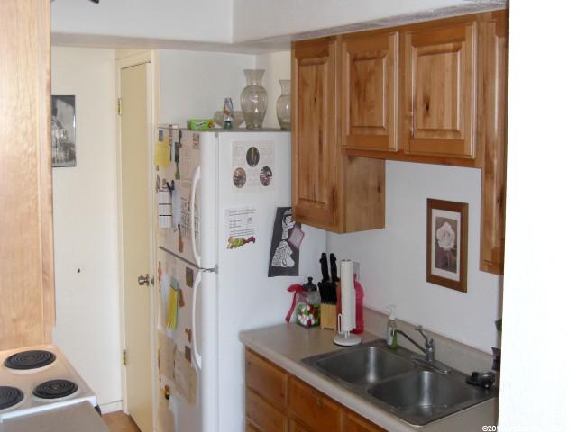 599 E Carmel Dr, Midvale, UT 84047 — photo 3