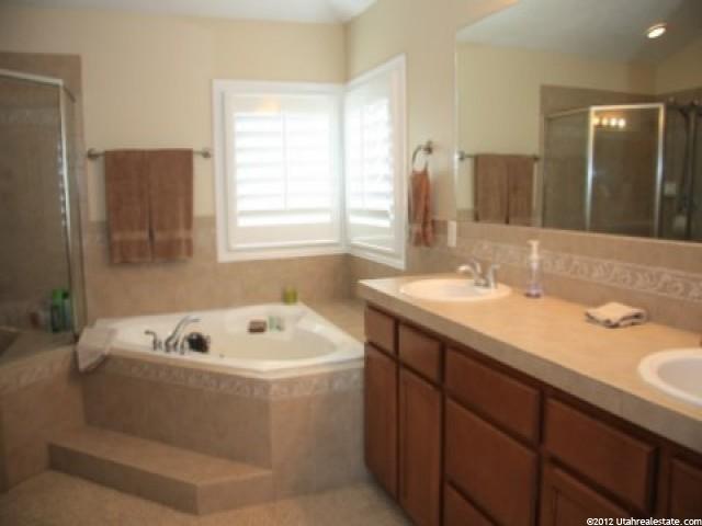 4482 Spring Meadow Dr, Bountiful, UT 84010 — photo 9