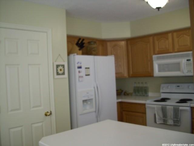 1042 E 2525 N, Layton, UT 84040 — photo 8
