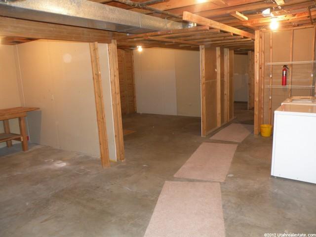 253 Ashbrook Cir, Midvale, UT 84047 — photo 9