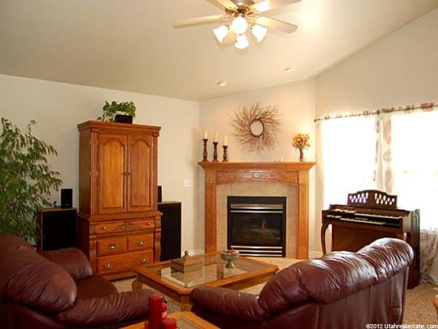2865 W 3600 N, Farr West, UT 84404 — photo 2