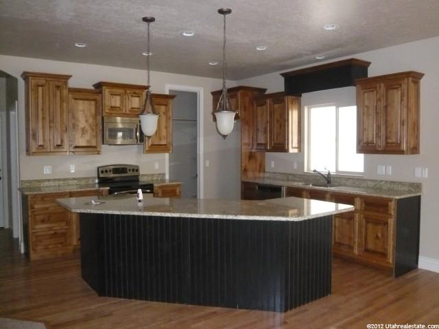 266 Red Leaf Dr, Draper, UT 84020 — photo 3