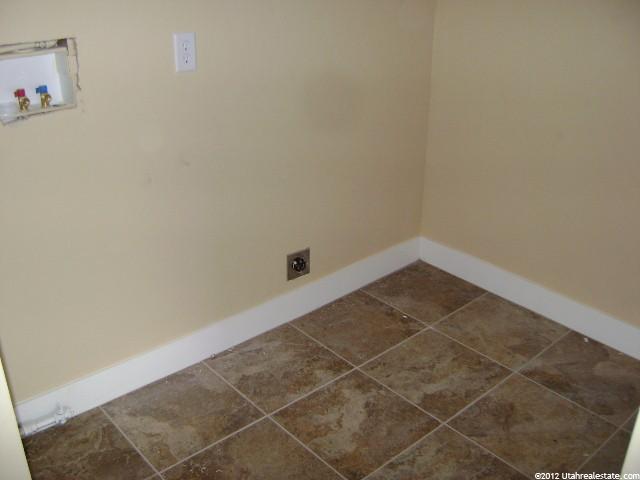 9434 S Poppy Ln E, Sandy, UT 84094 — photo 7