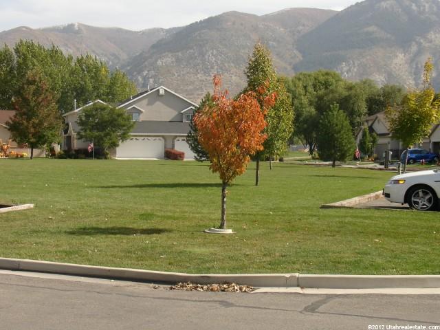 89 Hillsborough Dr, Pleasant View, UT 84414 — photo 2