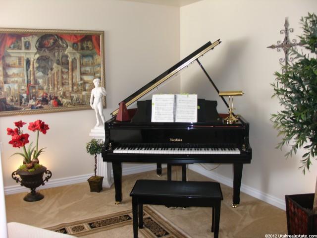 89 Hillsborough Dr, Pleasant View, UT 84414 — photo 5