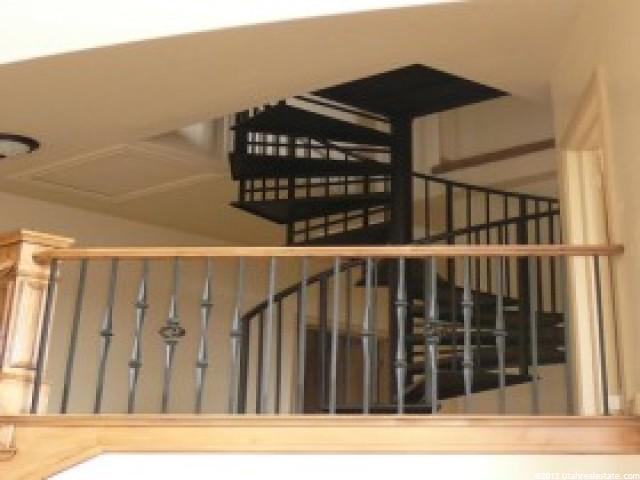 566 W 2400 S, Syracuse, UT 84075 — photo 10