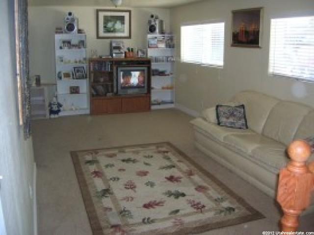 8284 S Wayside Dr, Sandy, UT 84094 — photo 5