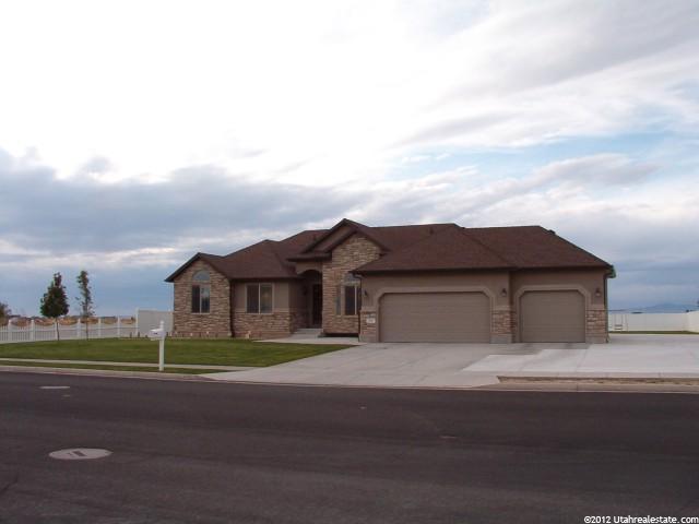 2587 N 2710 W, Clinton, UT 84015