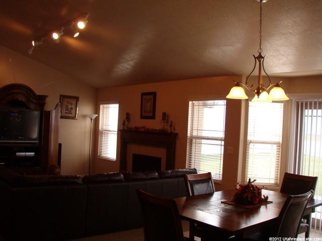 2587 N 2710 W, Clinton, UT 84015 — photo 2