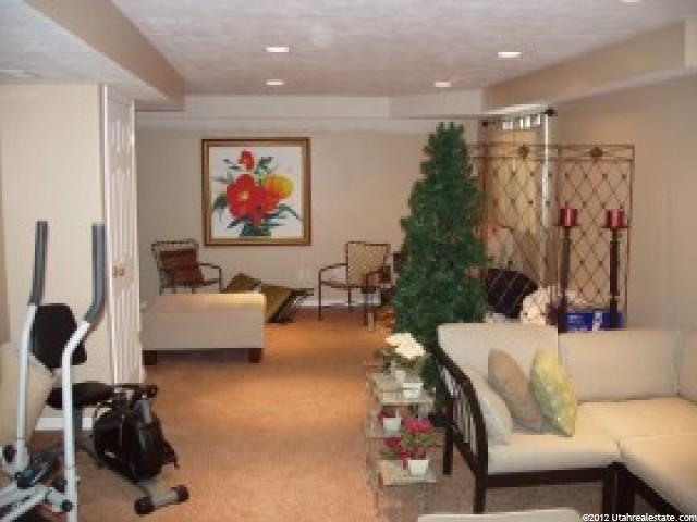 668 W 2350 N, Layton, UT 84041 — photo 4