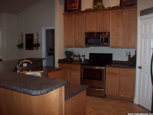 3428 Jupiter Hills Dr, Syracuse, UT 84075 — photo 3