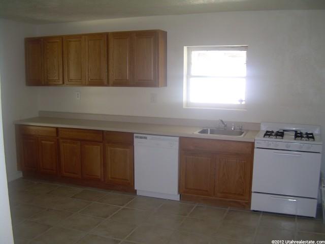 558 E Cook St S, Ogden, UT 84404 — photo 3