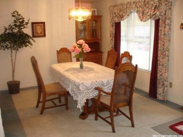 639 S 400 E, Centerville, UT 84014 — photo 2