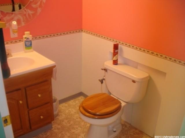 639 S 400 E, Centerville, UT 84014 — photo 9