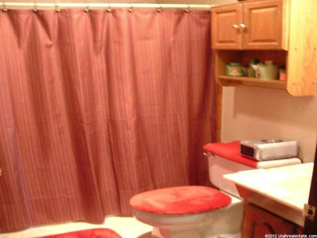 121 S 1350 W, Vernal, UT 84078 — photo 6