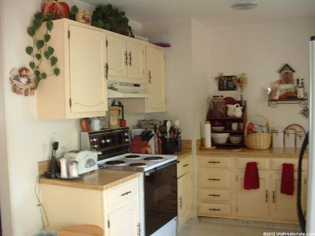 121 S 1350 W, Vernal, UT 84078 — photo 9
