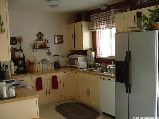 121 S 1350 W, Vernal, UT 84078 — photo 10