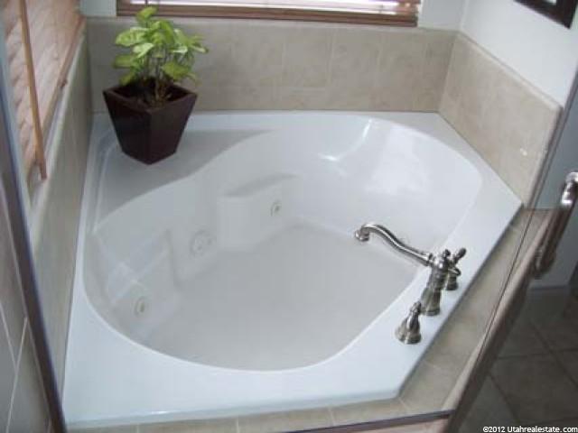 5036 Charenton Cove Cir, Ogden, UT 84403 — photo 10