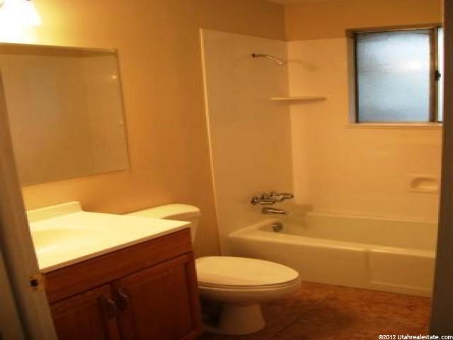 1669 N 2850 W, Clinton, UT 84015 — photo 6