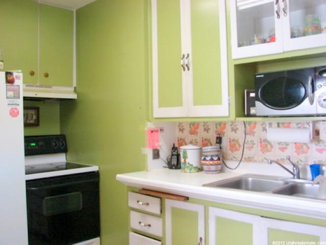 163 Ross Dr, Clearfield, UT 84015 — photo 4