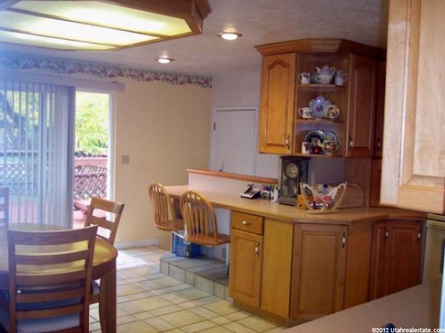 31 S Whitesides St, Layton, UT 84041 — photo 2