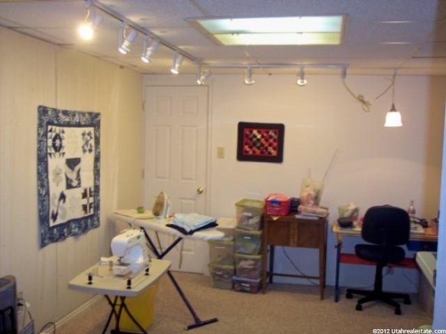 31 S Whitesides St, Layton, UT 84041 — photo 8