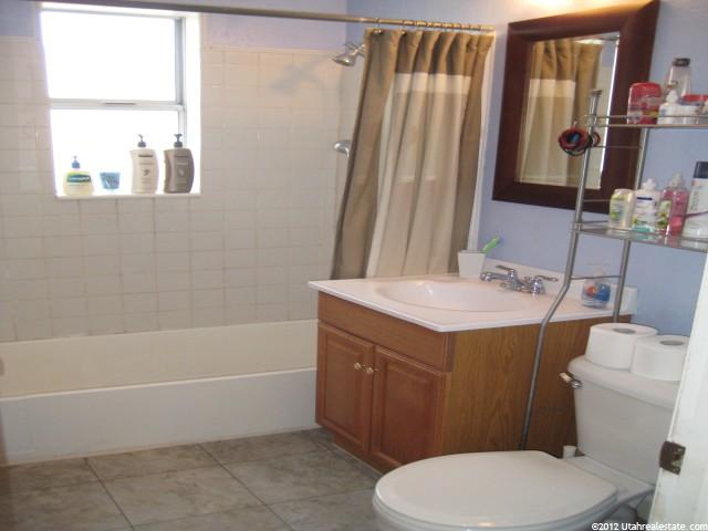 143 S Ross Dr E, Clearfield, UT 84015 — photo 6