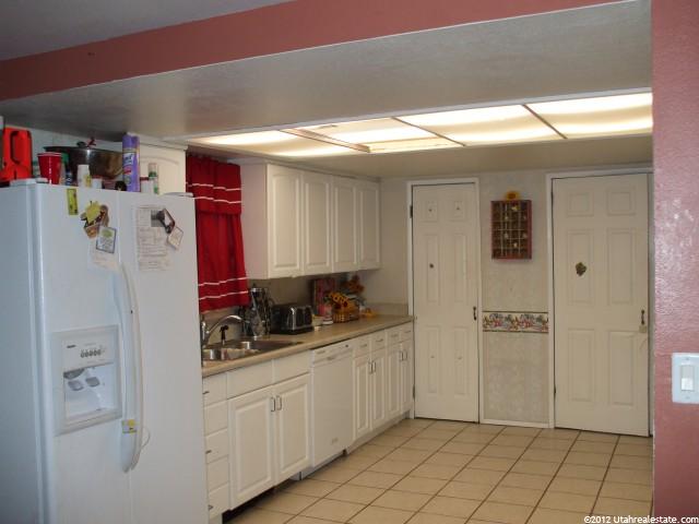 733 S 2100 W, Vernal, UT 84078 — photo 3