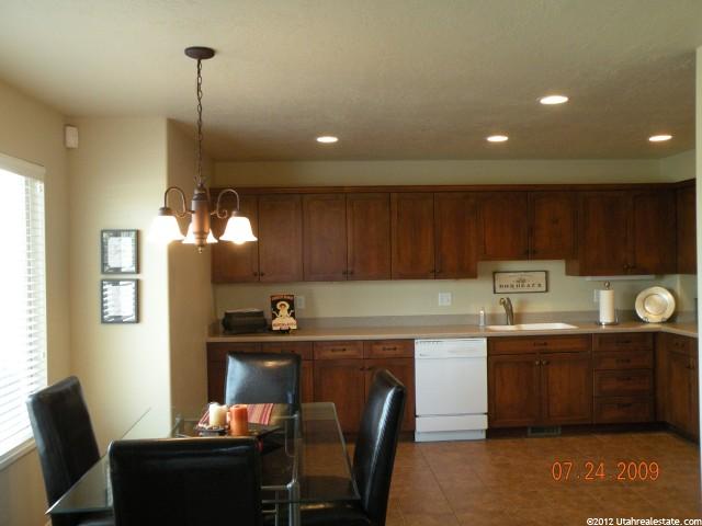 709 Timbercraft Ln, Midvale, UT 84047 — photo 2