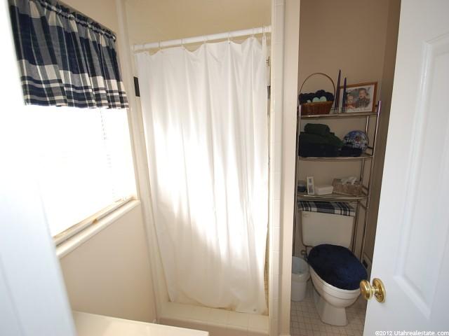577 W 2400 N, Layton, UT 84041 — photo 6