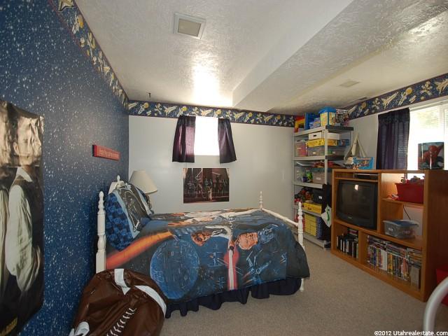 577 W 2400 N, Layton, UT 84041 — photo 9