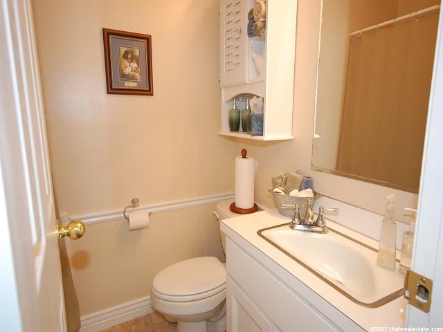 577 W 2400 N, Layton, UT 84041 — photo 10