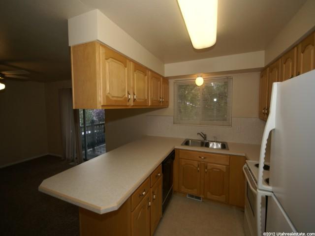 7956 S 1000 E, Sandy, UT 84094 — photo 3