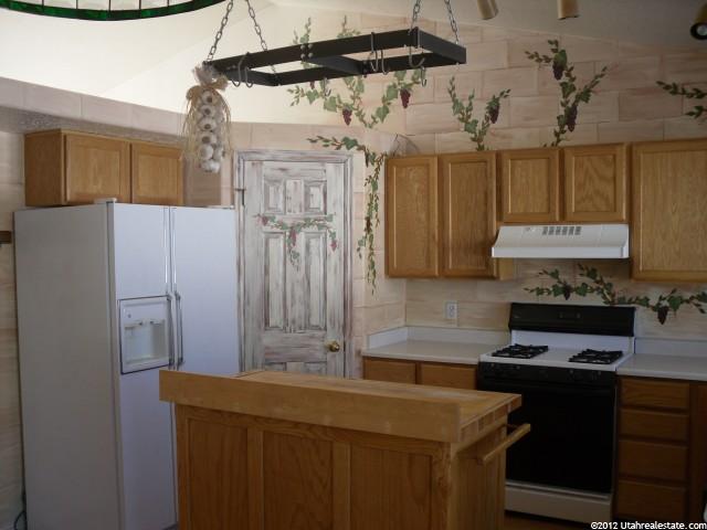 392 W 1900 S, Clearfield, UT 84015 — photo 3