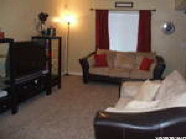 652 W 800 N, Clinton, UT 84015 — photo 2