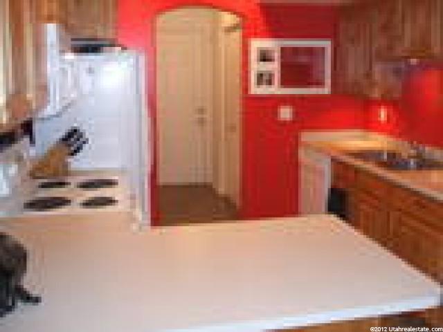 652 W 800 N, Clinton, UT 84015 — photo 4