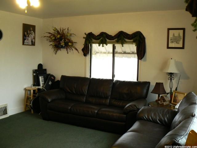 2533 W 2300 N, Clinton, UT 84015 — photo 2