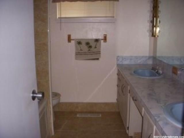 748 Simoron Dr, Ogden, UT 84404 — photo 4