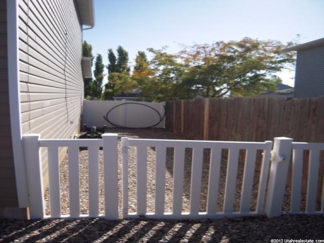 990 W 2600 N, Layton, UT 84041 — photo 4