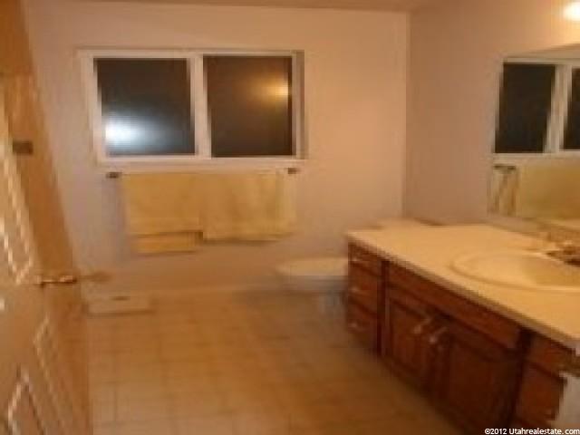 4887 W 3450 S, West Haven, UT 84401 — photo 10