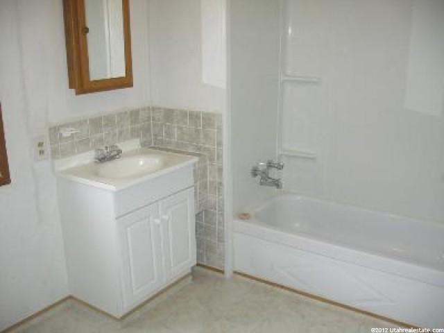 75 W 250 N #20, Clearfield, UT 84015 — photo 7